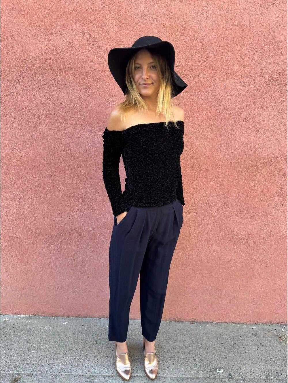 Lili Crepon XS Black Off-the-Shoulder Crushed Velvet Crop Sweater
